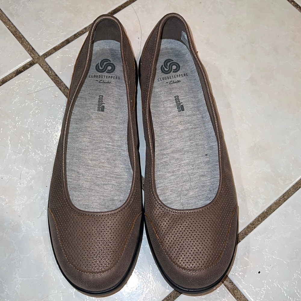 Clarks Cloudsteppers Flats